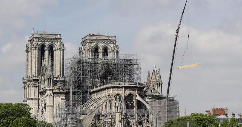 La liste des donateurs de Notre Dame de Paris, un effort soutenu par Macron, avec des contributions notables